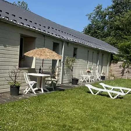 Maison Conviviale — 180 M², Jeux Exterieurs