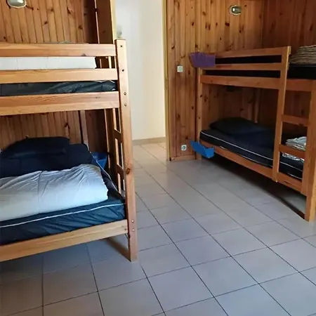 Maison Conviviale — 180 M², Jeux Exterieurs